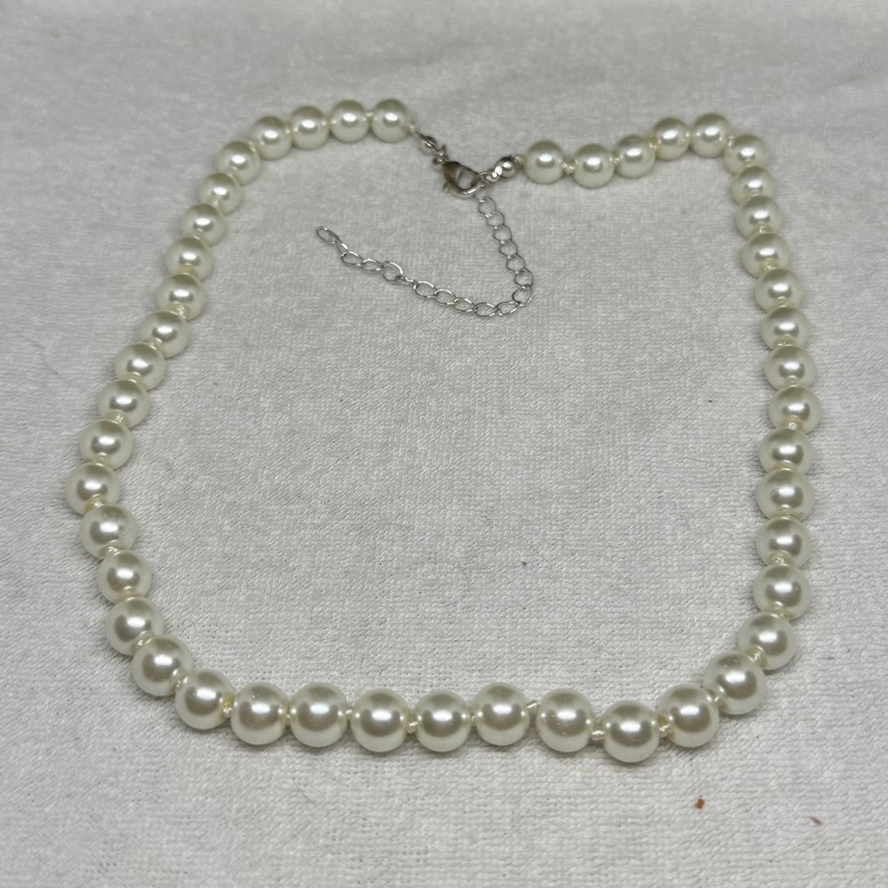 Elegant White Pearl Necklace